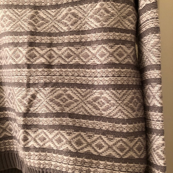 Warm sweater. - Picture 2 of 3